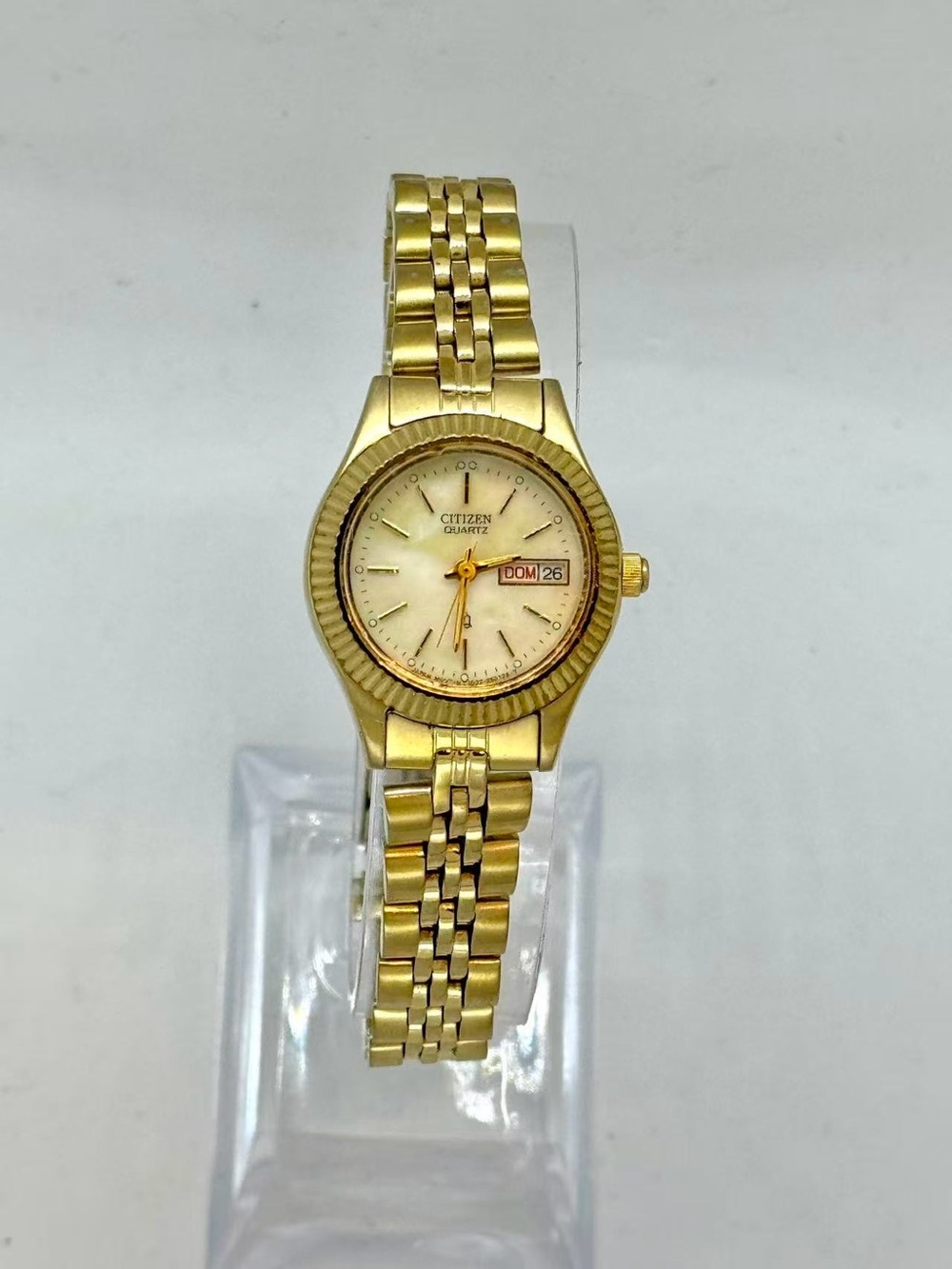 Vintage Citizen Women’s Quartz Gold Tone 24mm Watch Day Date New Battery Runs